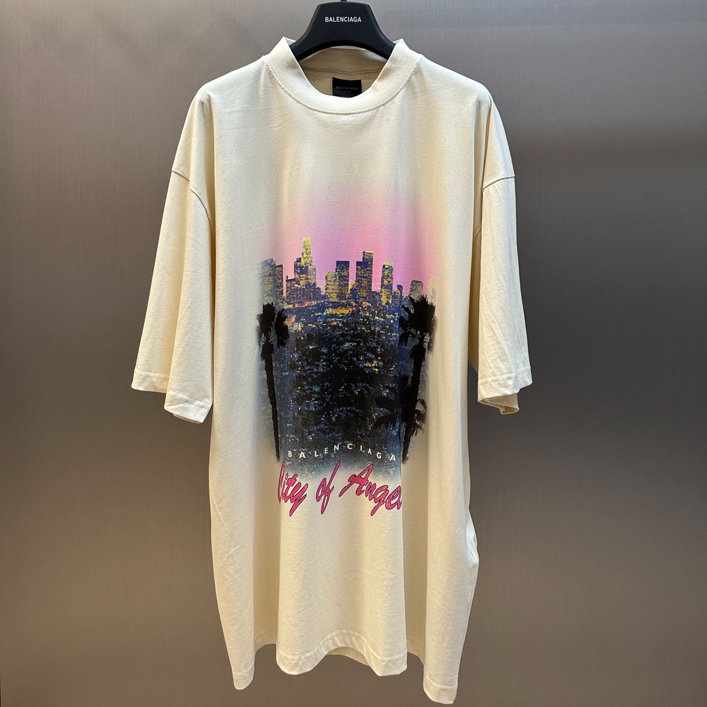BALENCIAGA City Of Angels T-Shirt Medium Fit "Dirty Effect White"（764235TSVR29012）