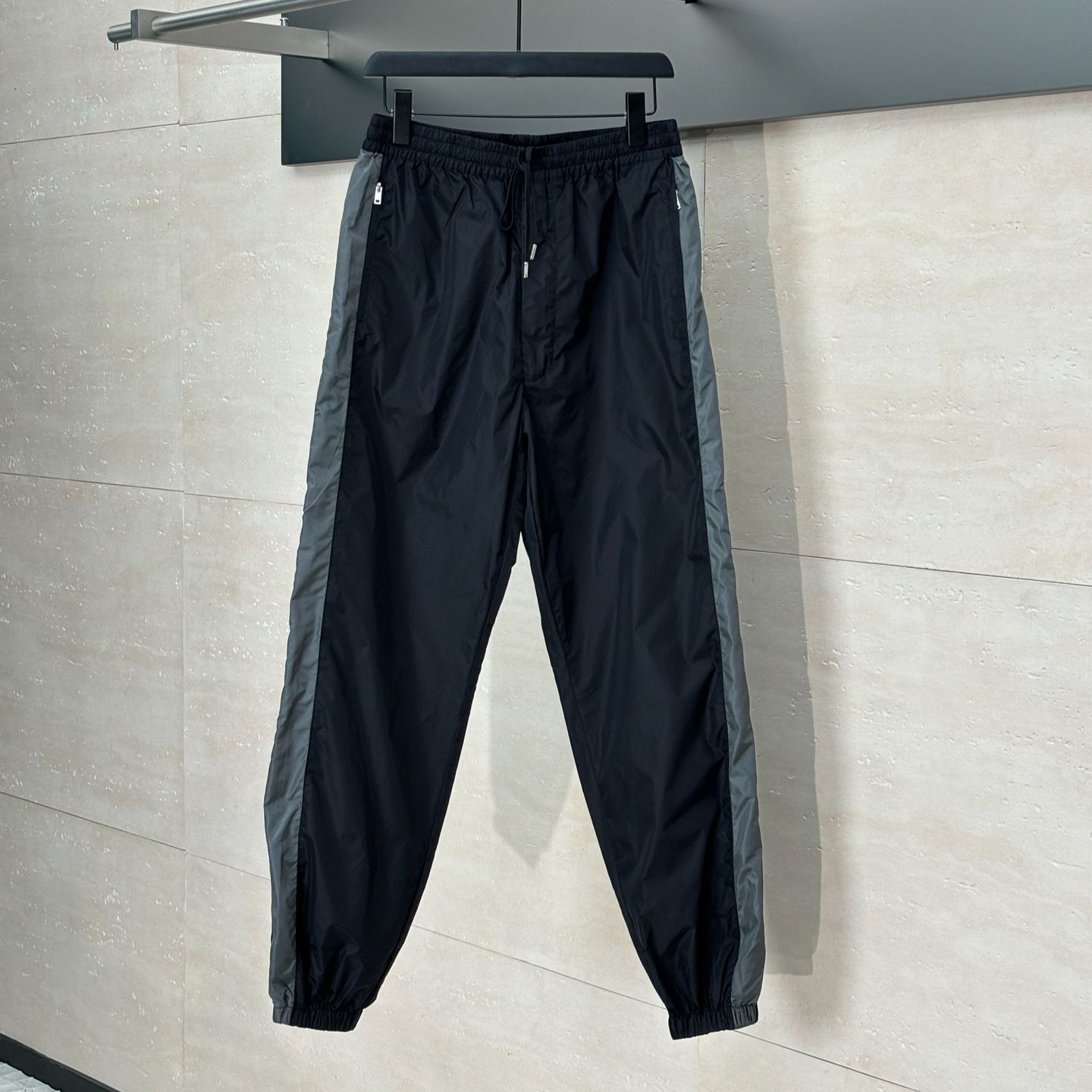 PRADA｜TRAINING PANTS（SPH442-1WQ9-F0N5A-S-OOO）