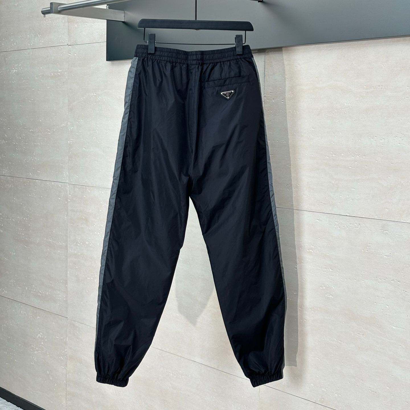 PRADA｜TRAINING PANTS（SPH442-1WQ9-F0N5A-S-OOO）