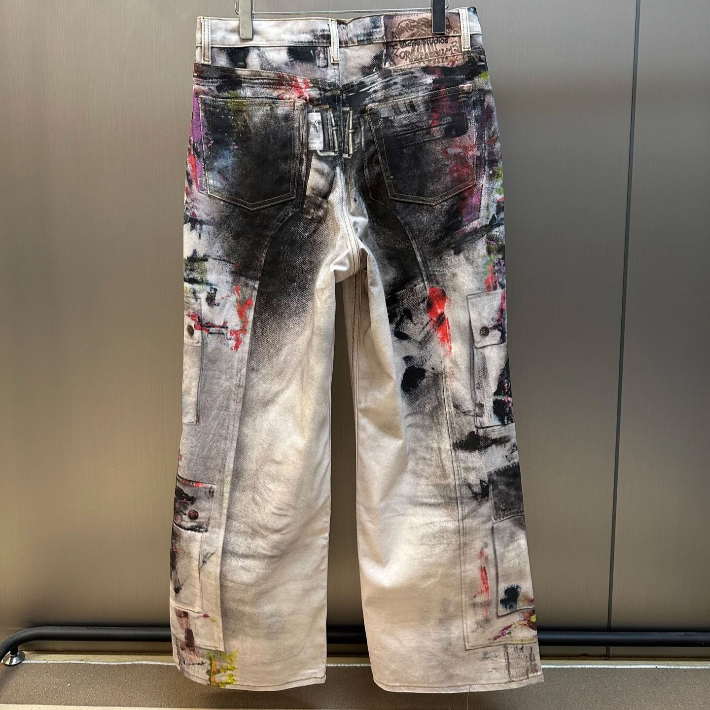 Acne Studios - Printed Jeans in White and Multi (CK0133-AOL）