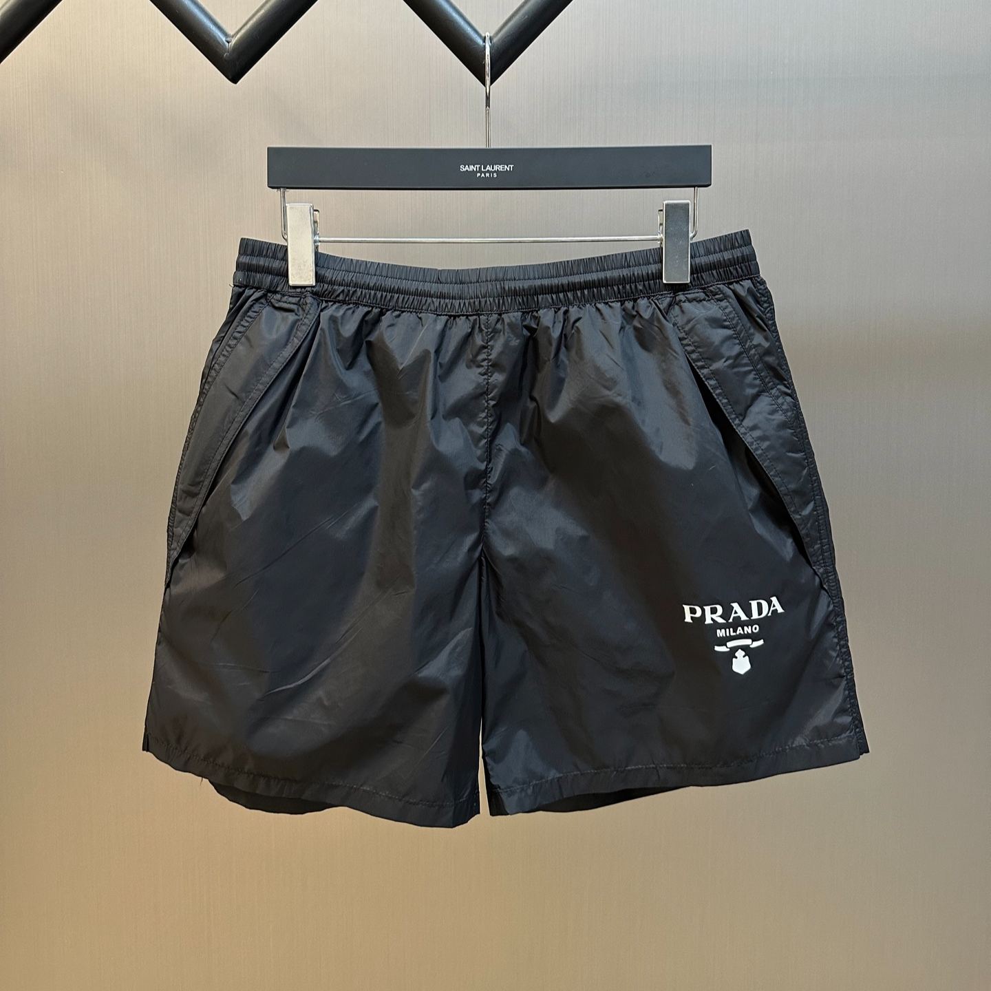 Prada nylon shorts（22X901-1WQ9-F0002-S-231）
