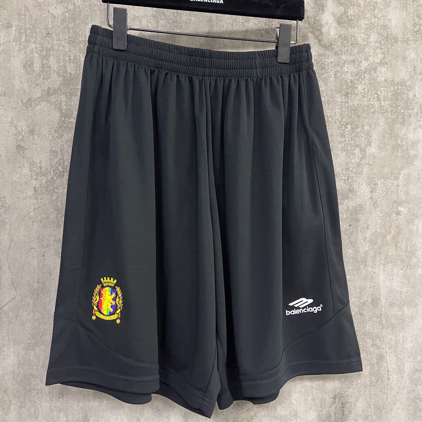 BALENCIAGA Shorts（767862TPVG21070）