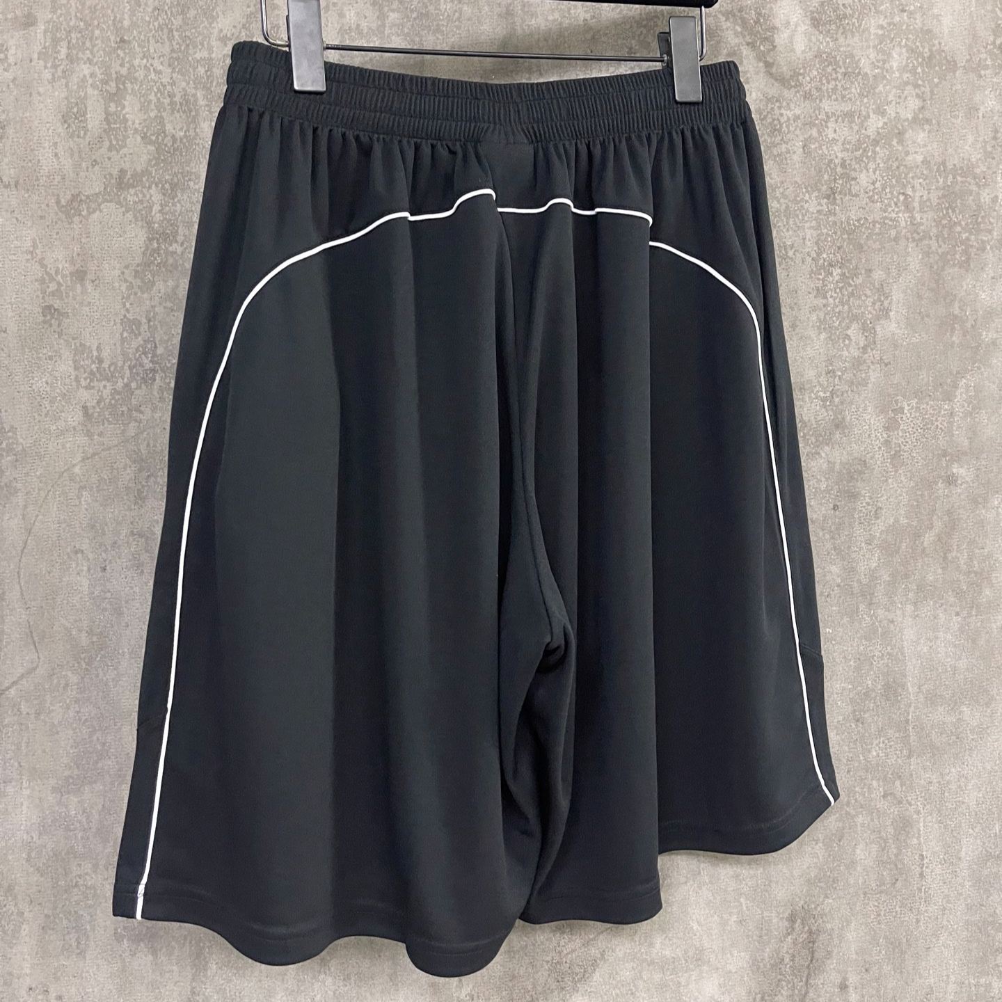 BALENCIAGA Shorts（767862TPVG21070）
