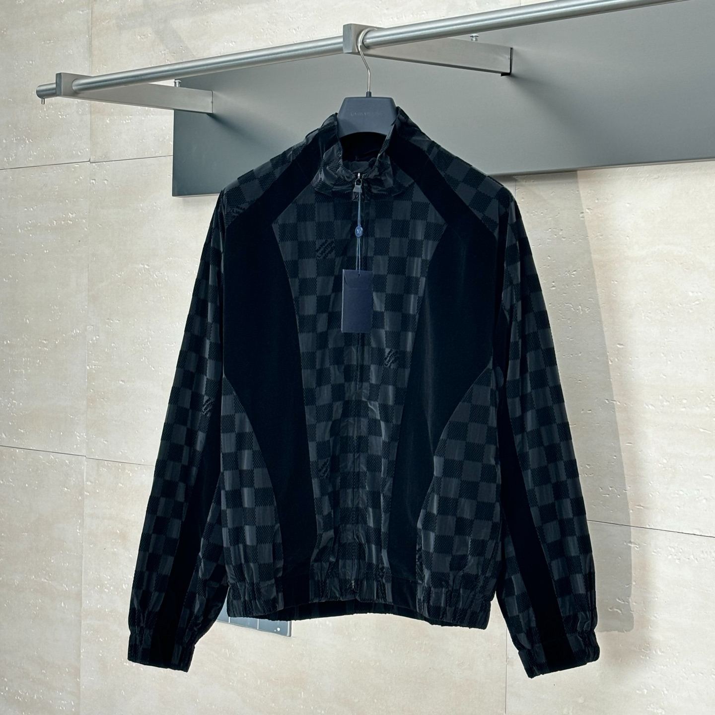 LOUIS VUITTON Damier Flocked Technical Sweatshirt（1AHBG4）