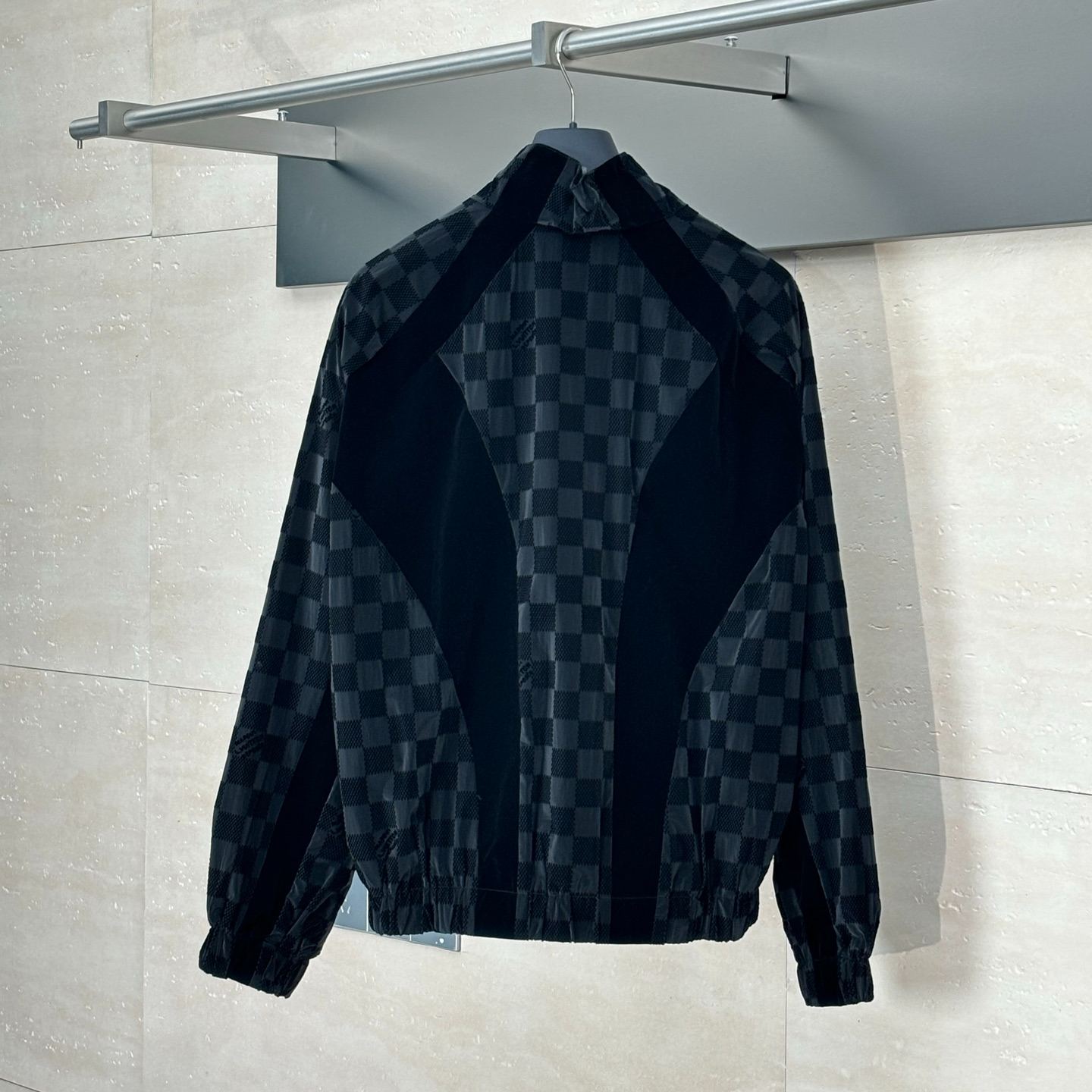 LOUIS VUITTON Damier Flocked Technical Sweatshirt（1AHBG4）