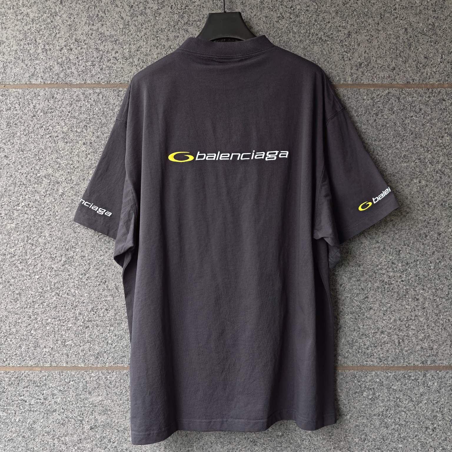 Balenciaga  Oversized T-Shirt（831305TSVD21569）