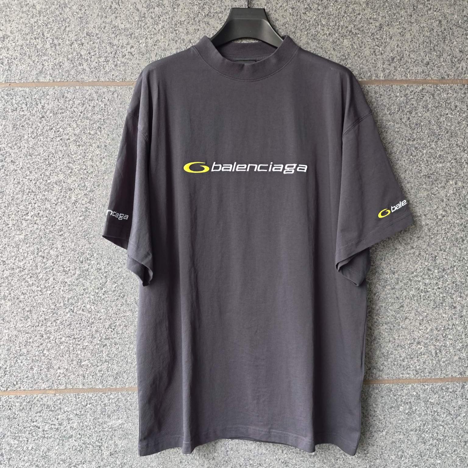 Balenciaga  Oversized T-Shirt（831305TSVD21569）