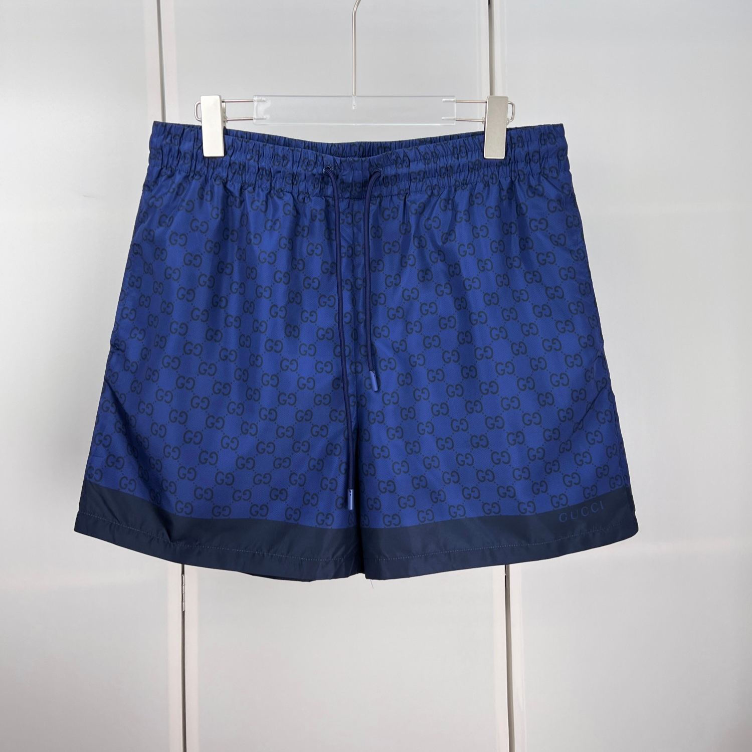 GUCCI Printed technical poplin swim shorts in navy （833310-XHAKR-4139）