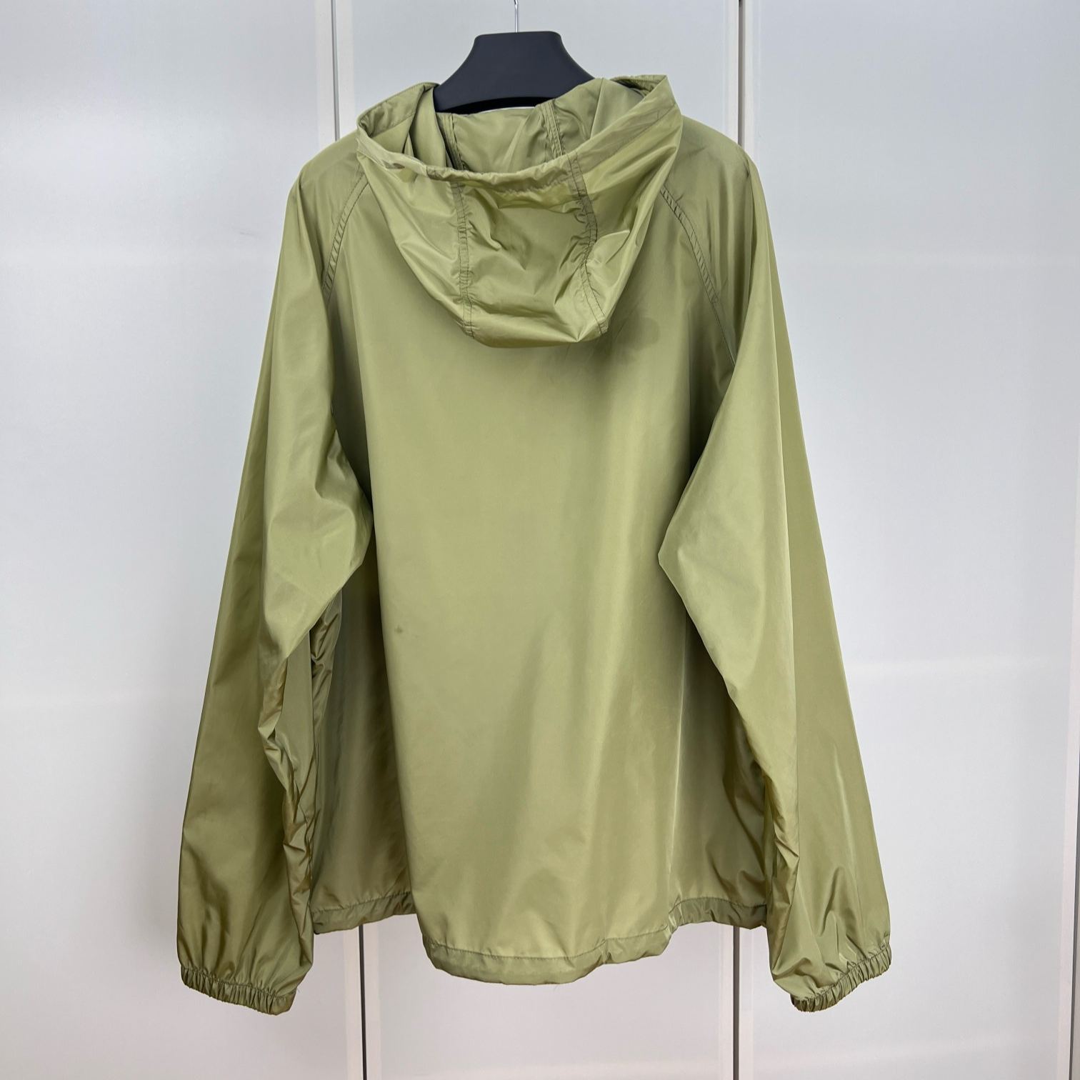 BURBERRY Nylon jacket with EKD patch（8110992C2982）