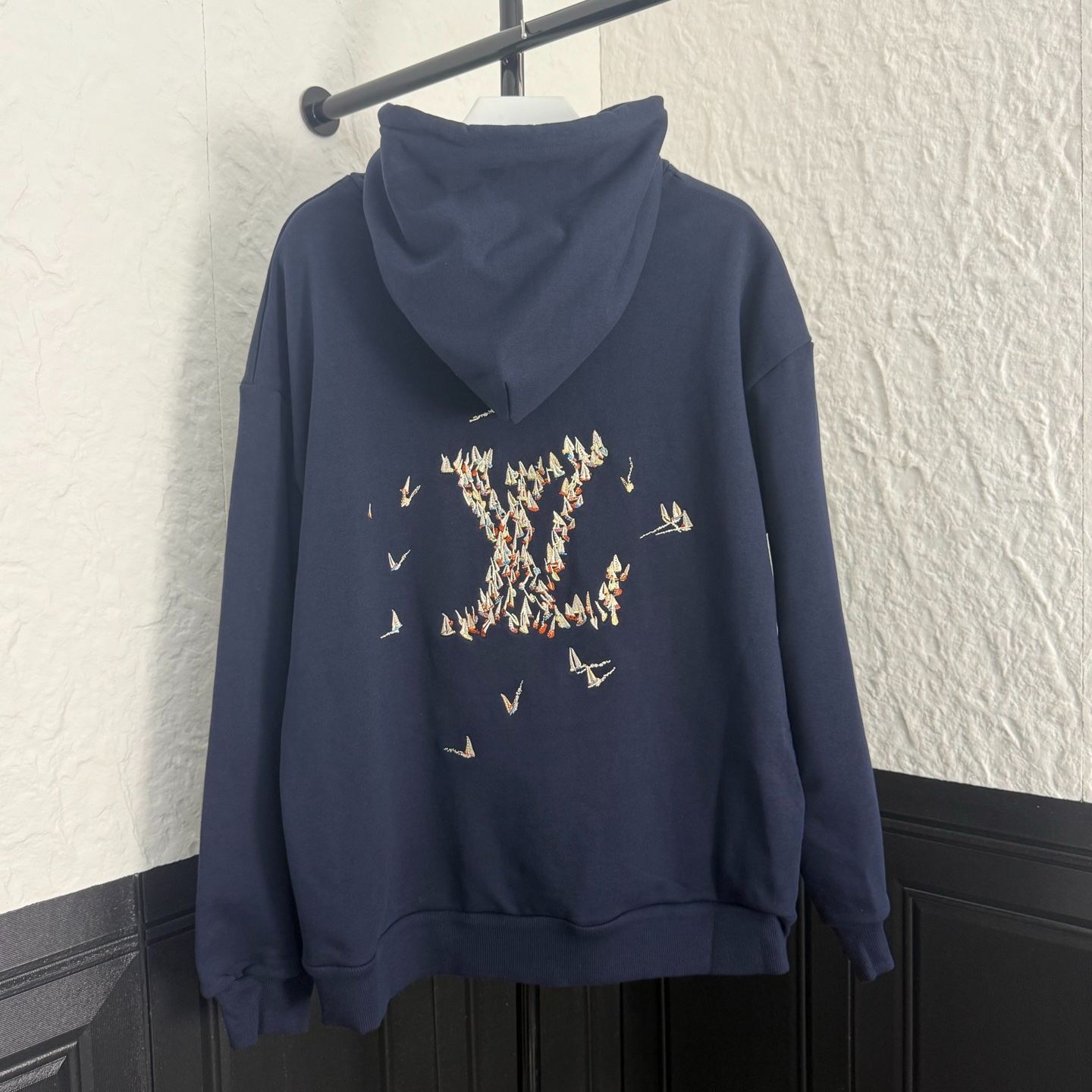 Louis Vuitton Embroidered Logo Signature Hoodie Navy（1AHW71）