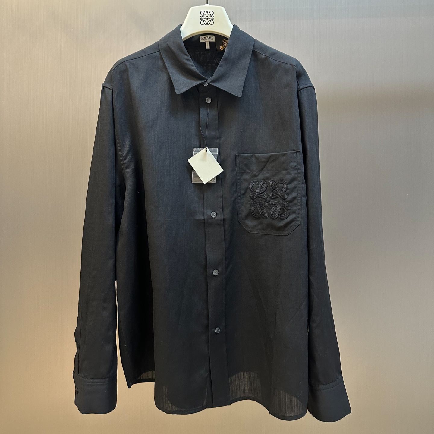 LOEWE MAN BLACK SHIRT (H526Y05WDX-1100）