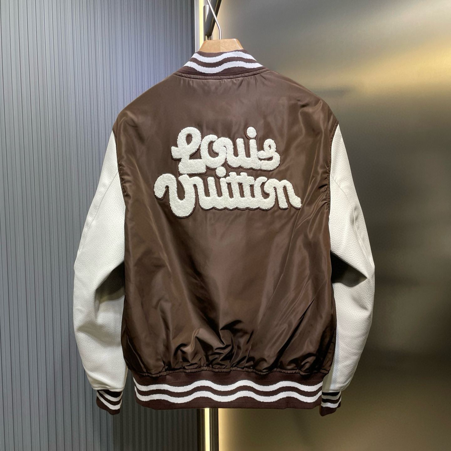 Louis Vuitton Varsity Jacket（1AFPWT）