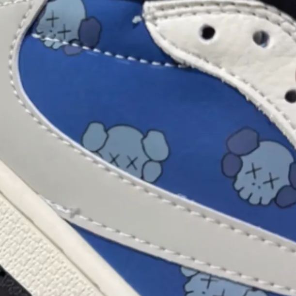 Travis Scott × kaws (DM7866-223)