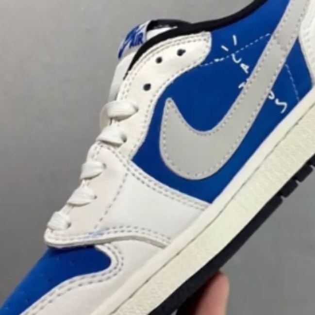 Travis Scott × kaws (DM7866-223)