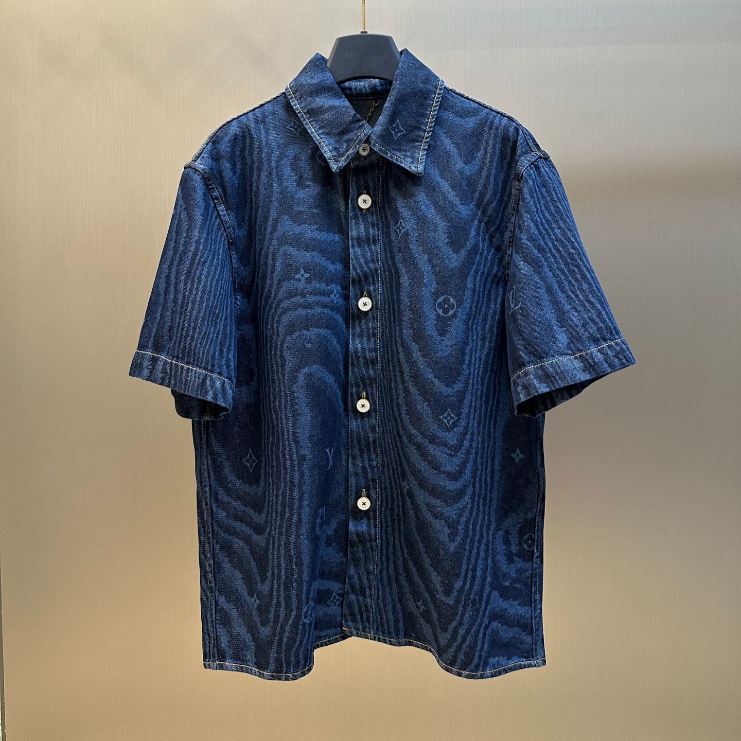 Louis Vuitton Short-sleeved denim shirt（1AHVVK）