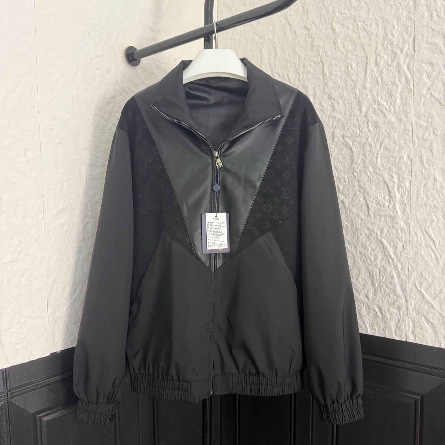 Louis Vuitton Leather Mix Track Top（1AHVM5）