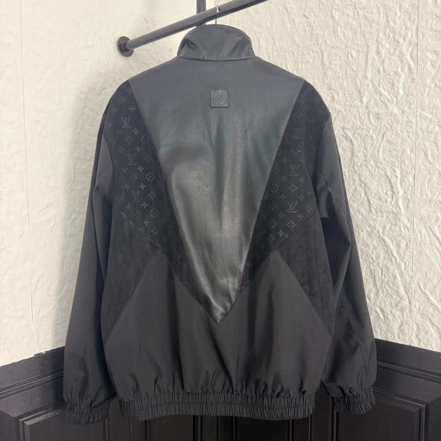Louis Vuitton Leather Mix Track Top（1AHVM5）
