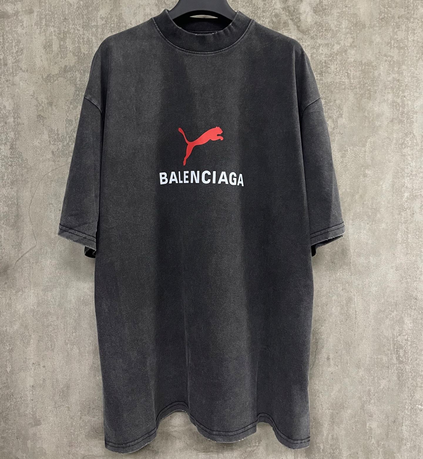 Balenciaga | Puma Oversized T-shirt in Heather Black（831305TTVA61041）
