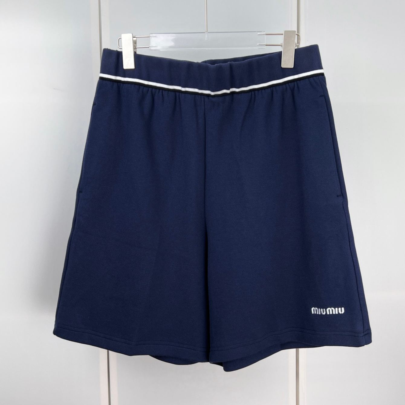 MIUMIU  Bermuda shorts（MP1911-17LN-F0008-S-OOO）