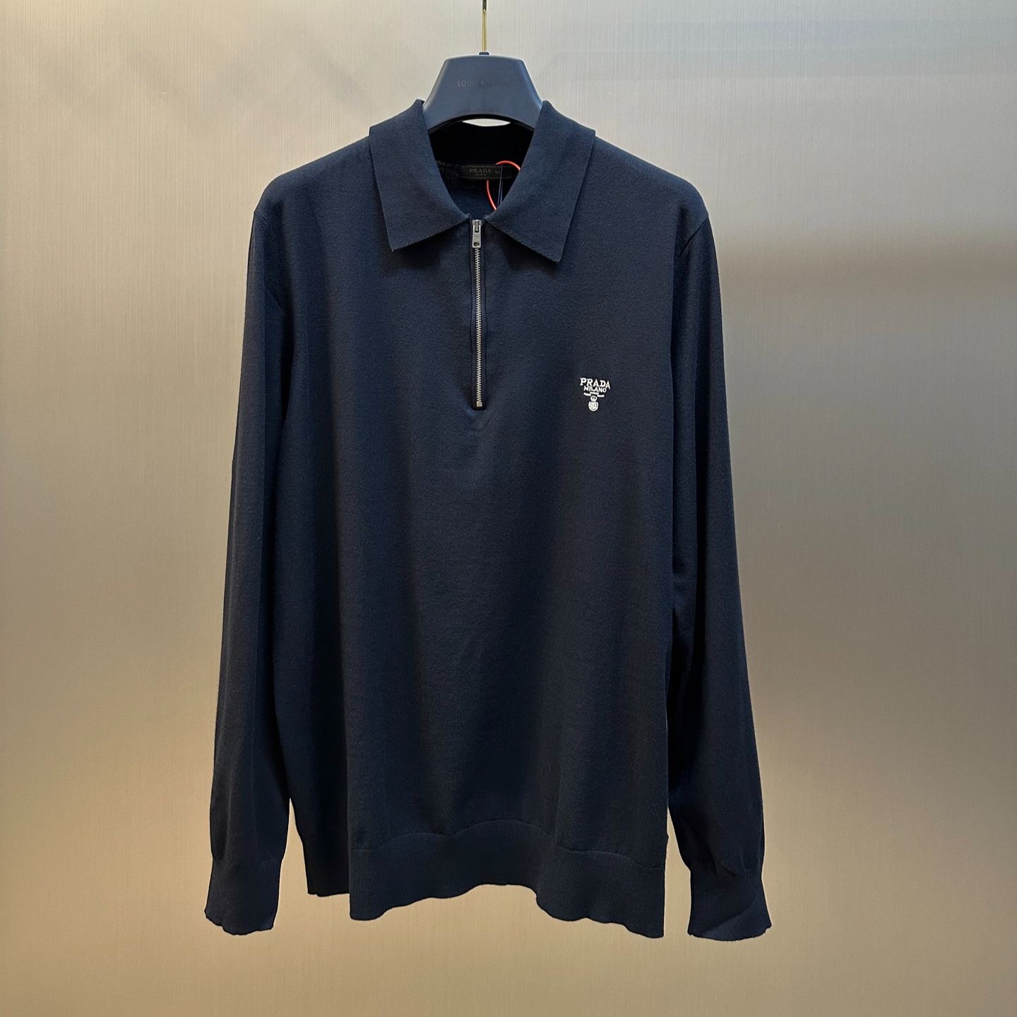 Prada Long-Sleeved Knitted Polo Shirt (UMB815-1164-S-OOO）
