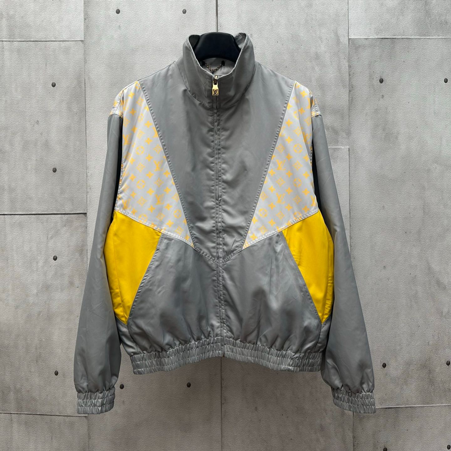 LOUIS VUITTON Monogram Track Jacket（1AHV37）