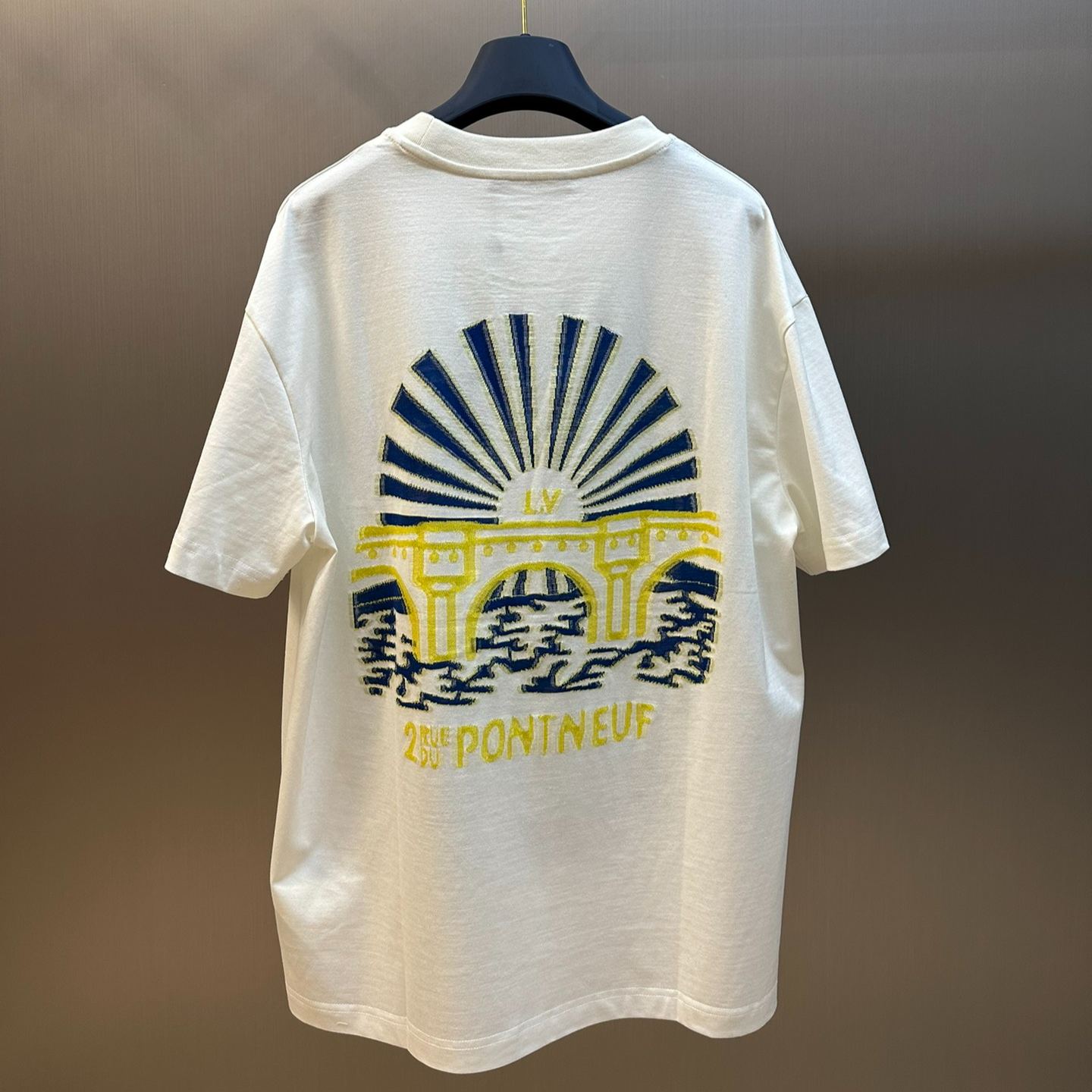 Louis Vuitton Intarsia Graphic Cotton T-Shirt "Blanc Lait"（1AFJFN）
