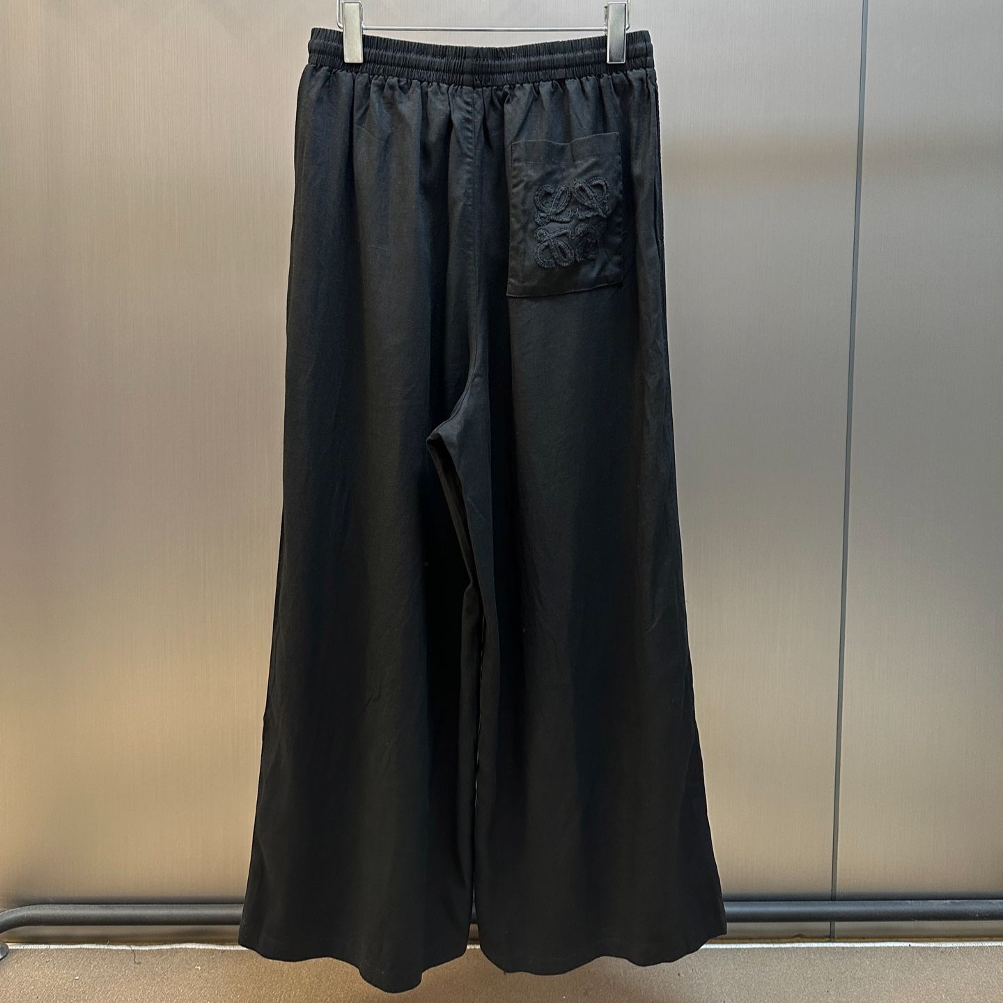 Loewe Cropped Trousers 'Black (H526Y11WA6-5475）