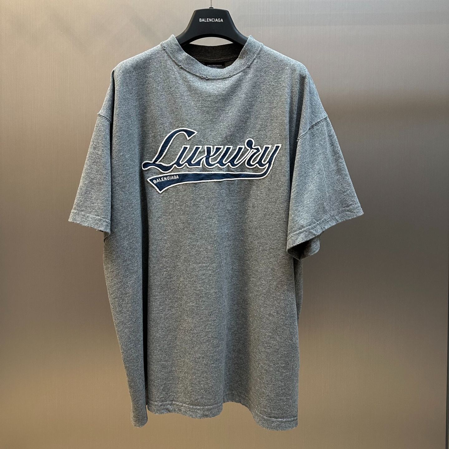 Balenciaga Men's Luxury Script Oversized T-shirt (850345TTVB61035）