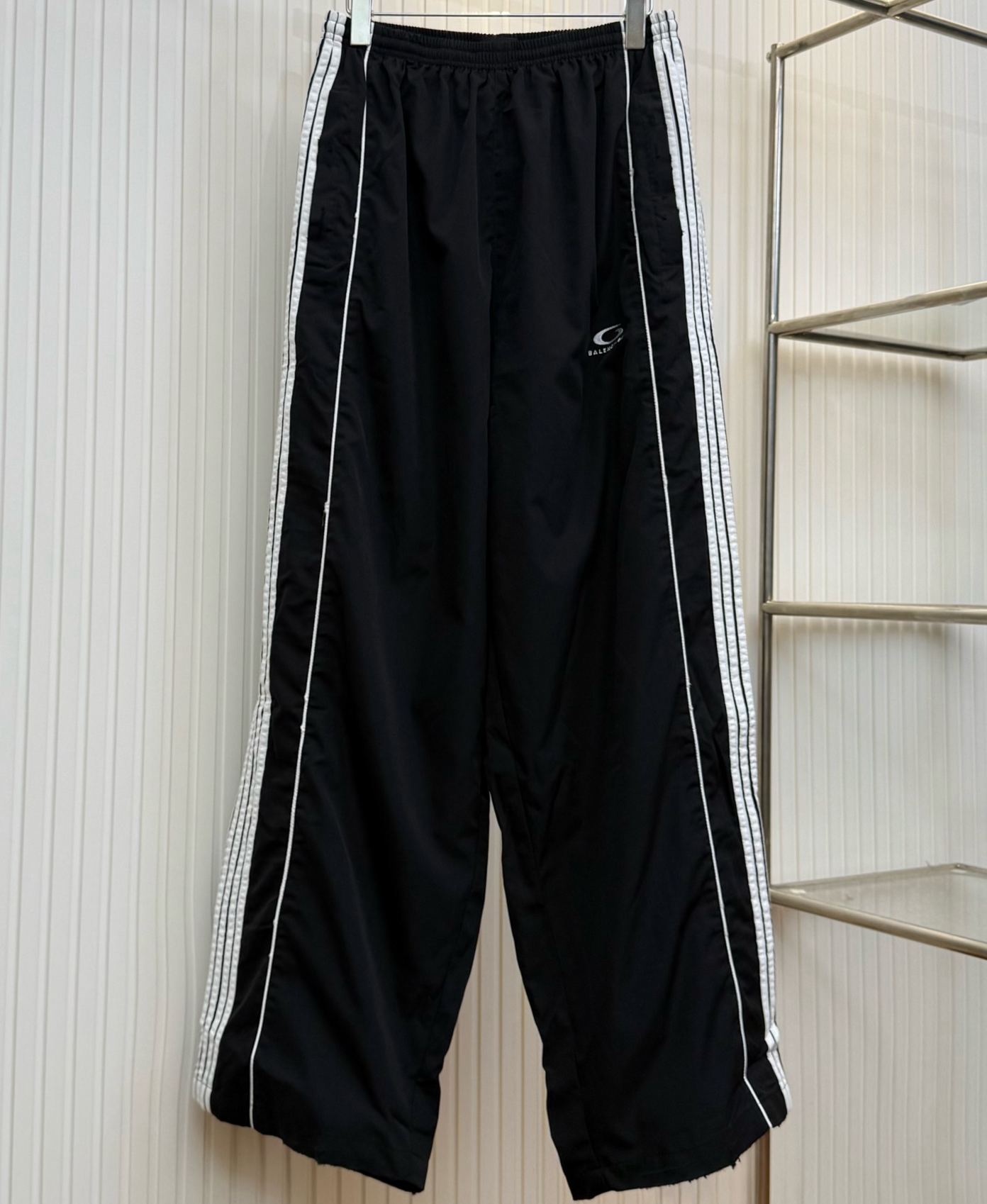 BALENCIAGA Large Tracksuit Pants（831371TRO311001）