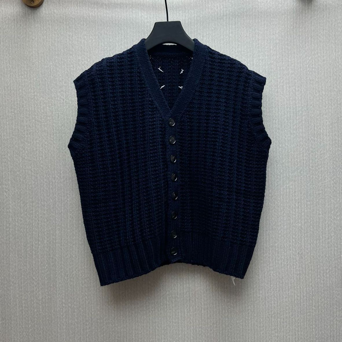 Maison Margiela ribbed-knit wool vest (S67HP0012）