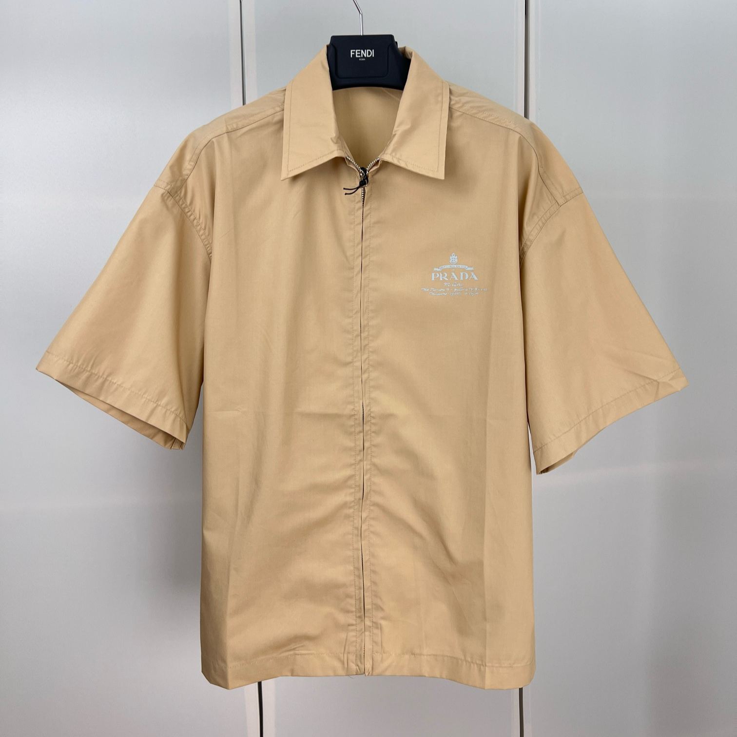 PRADA Short sleeved Zip Shirt (SC781-1480-F0216-S-OOO）