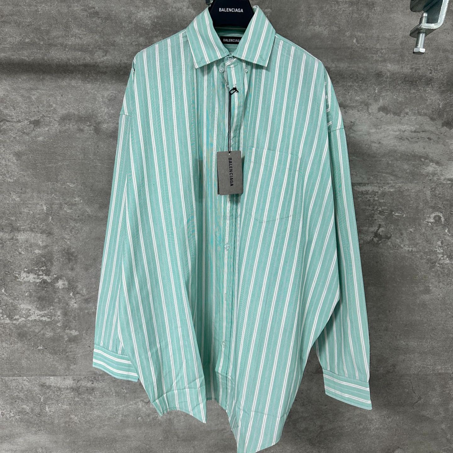 Balenciaga Cocoon Shirt in Green/white (847151TSM033048）