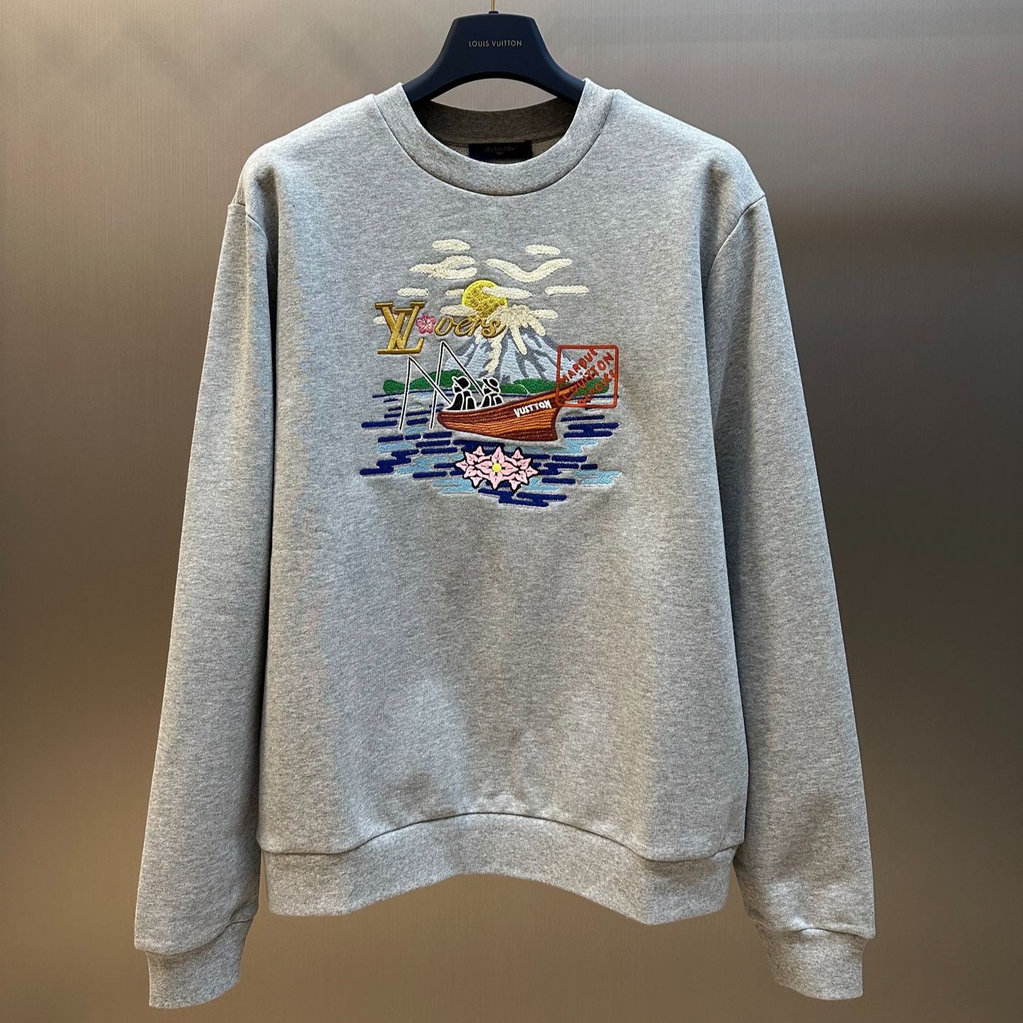 Louis Vuitton embroidered sweatshirt（1AIMM5）