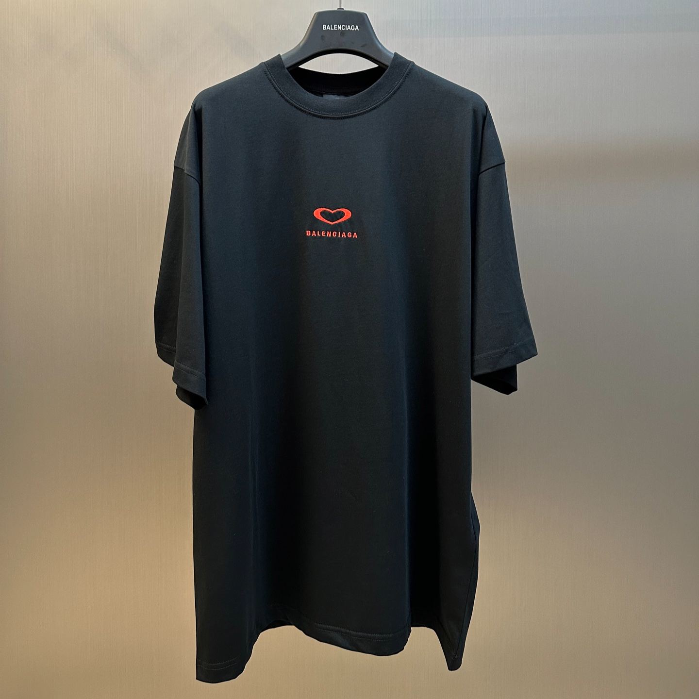 Balenciaga Qixi 25 T-shirt Medium Fit in Black（764235TSVX71000）