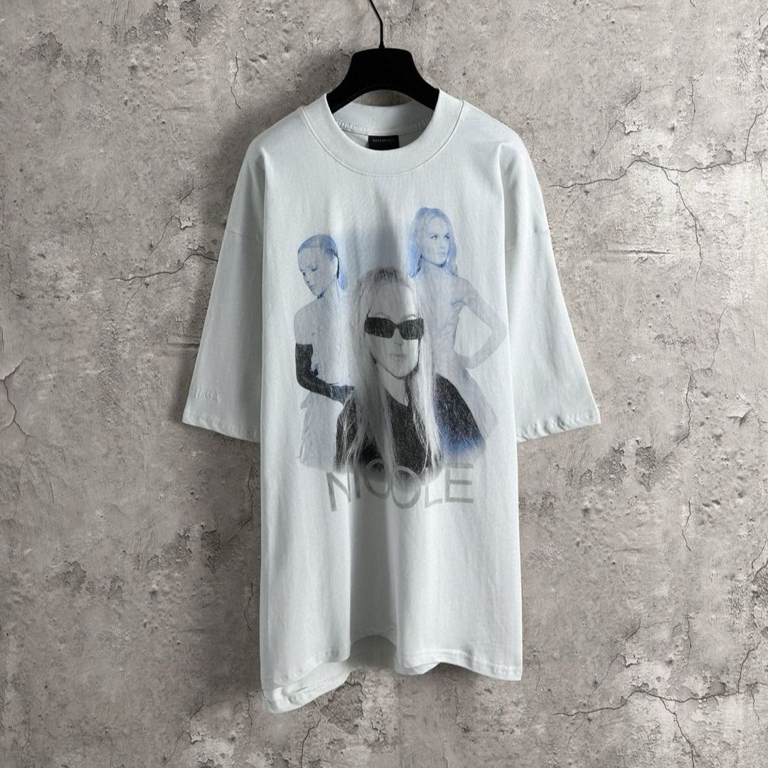 Balenciaga Ambassador Fanclub Series - Nicole Boxy T-shirt  (826344TSVW39012）