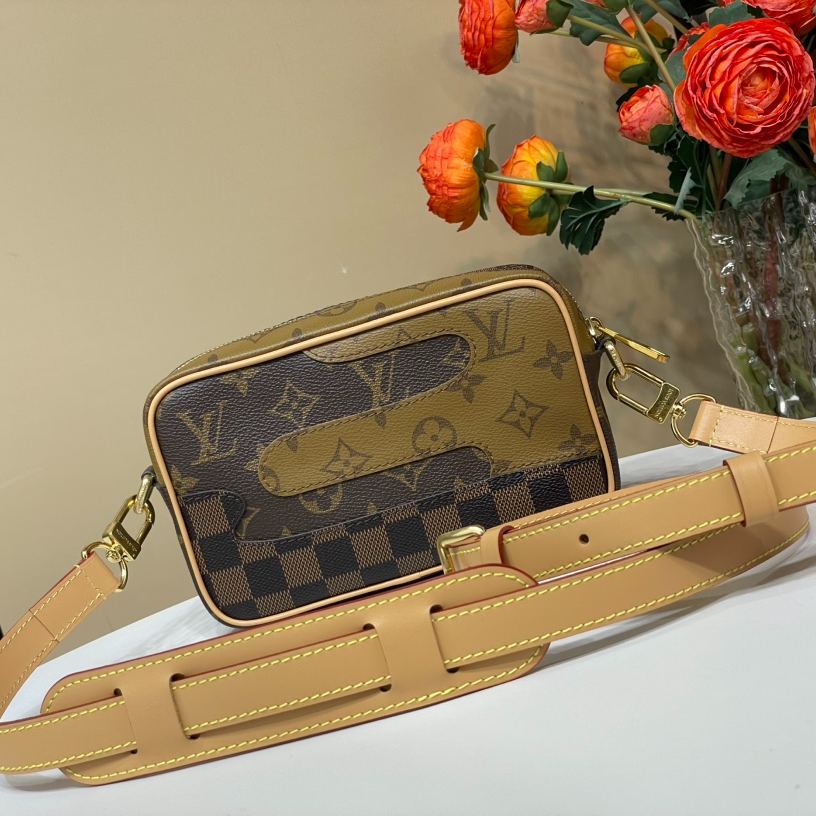 Louis Vuitton Shoulder Bag  (M26020）