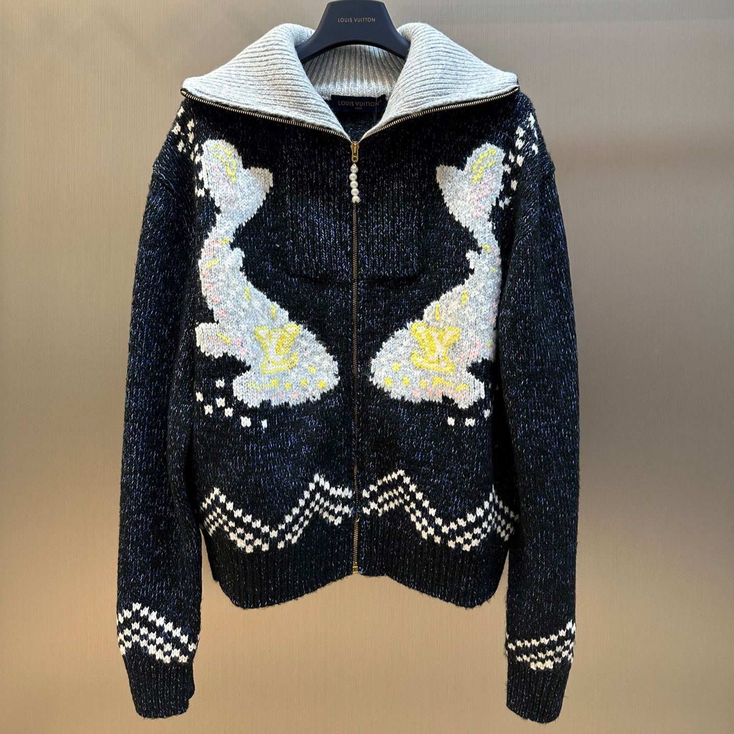 Louis Vuitton zip-up knitted belted jacket（1AIMAY）