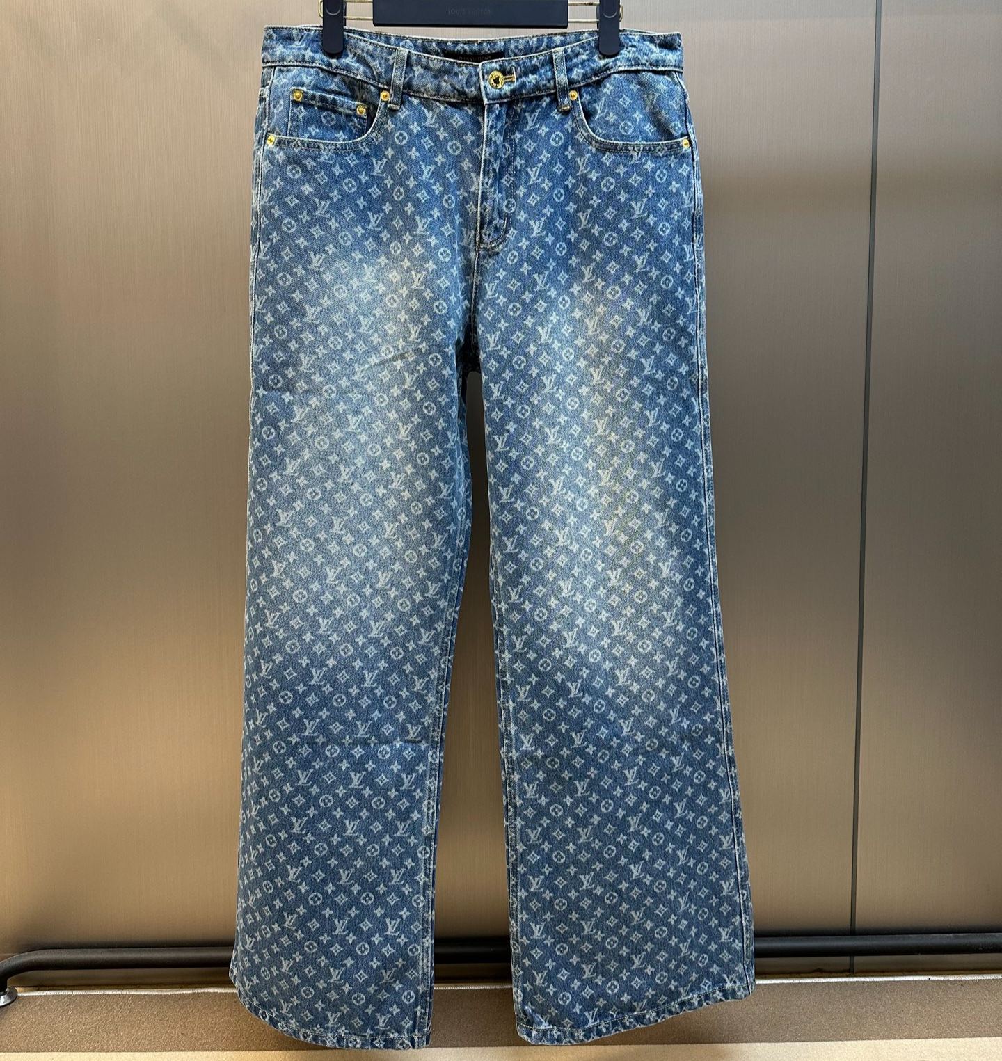 Louis Vuitton Monogram Flared Jeans（1AHENX）