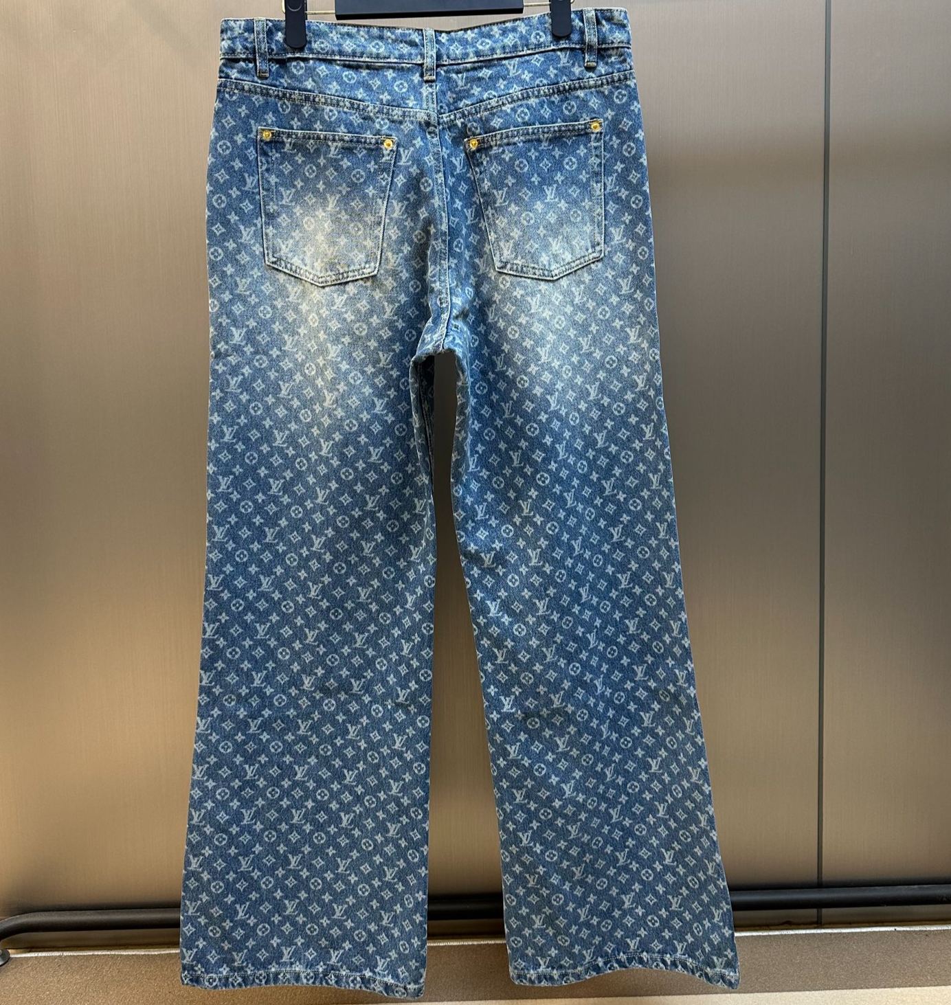Louis Vuitton Monogram Flared Jeans（1AHENX）
