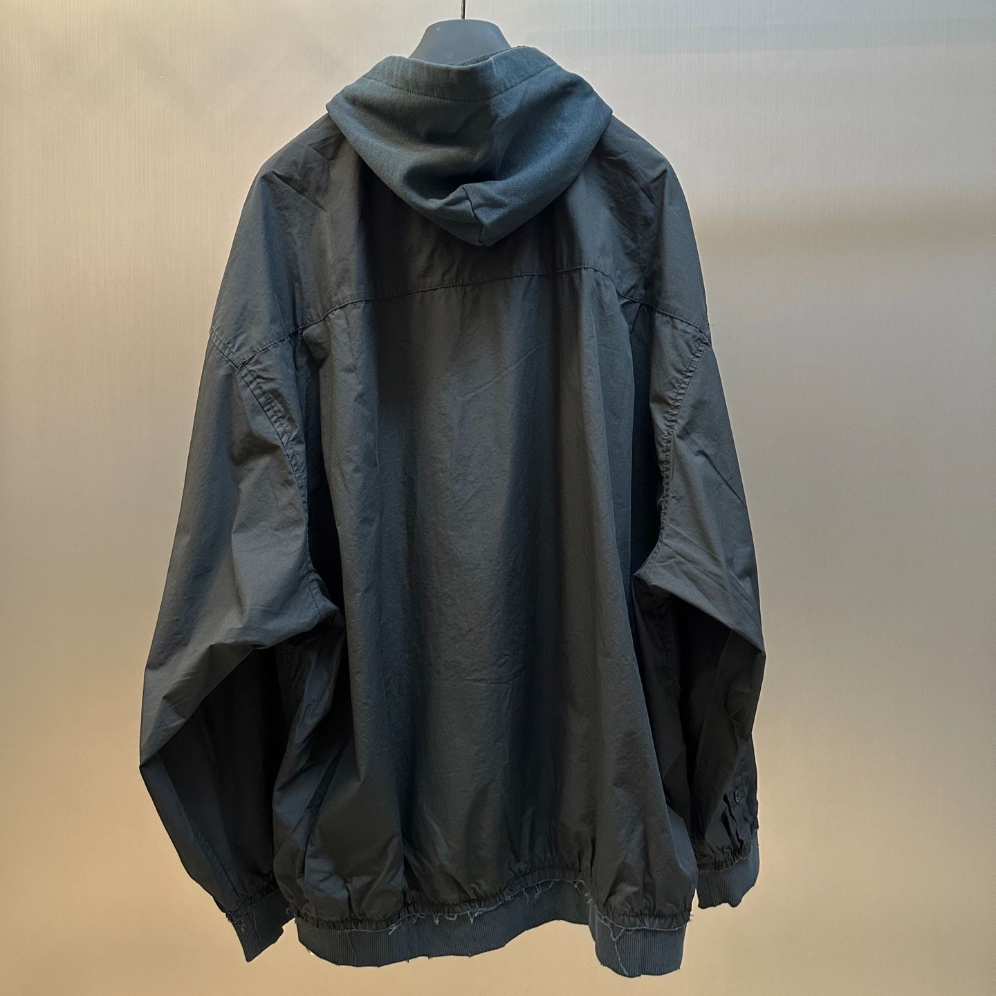 Balenciaga Men's Cut-up Hooded Shirt in Black（831570TRM281000）