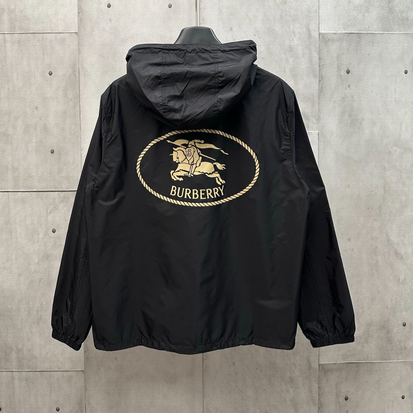 Burberry Knight Stamp Jacket（811163611）