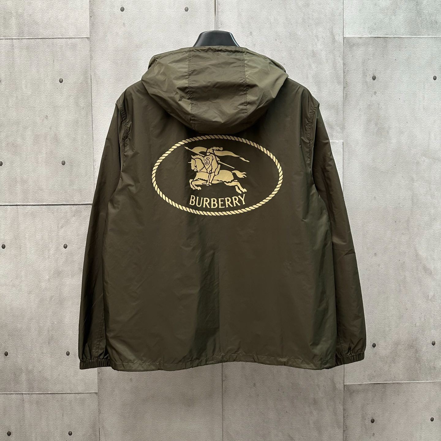 Burberry Knight Stamp Jacket（811163611）