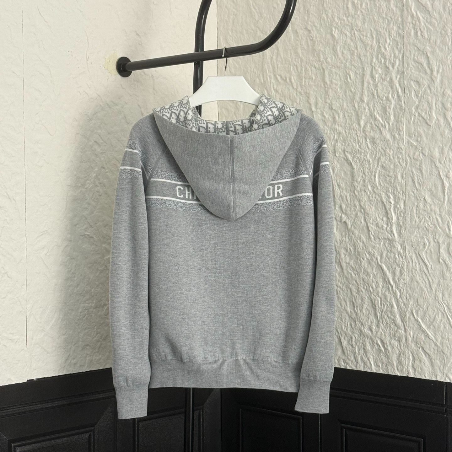 DIOR Reversible Zipped Cardigan with Hood （054G12AM055-X5820）