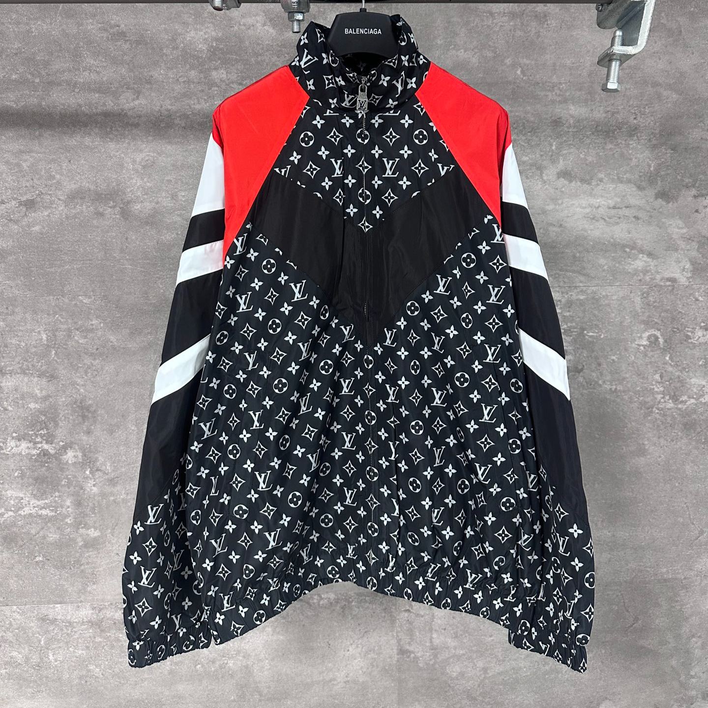 Louis Vuitton Monogram Printed Nylon Tracksuit Top（1AILQ2）