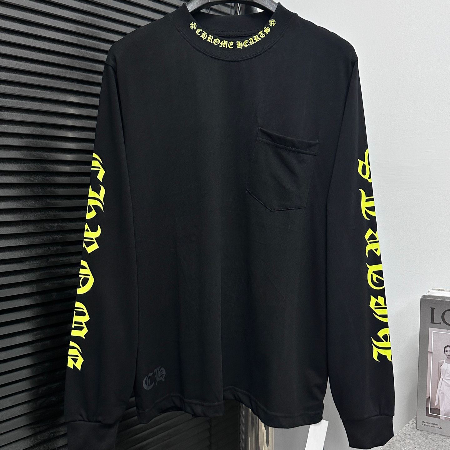 CHROME HEARTS Long T-shirt with neck logo (CH-2443671）