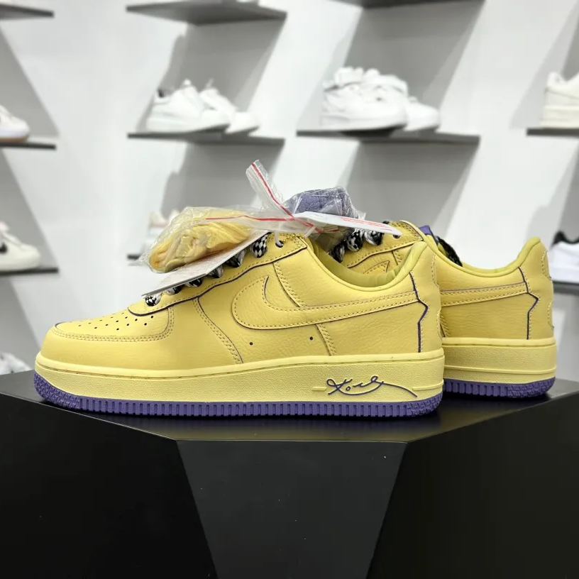 Kobe Bryant × Nike Air Force 1 Low Protro "Mamba Mentality"（HV9408-700）