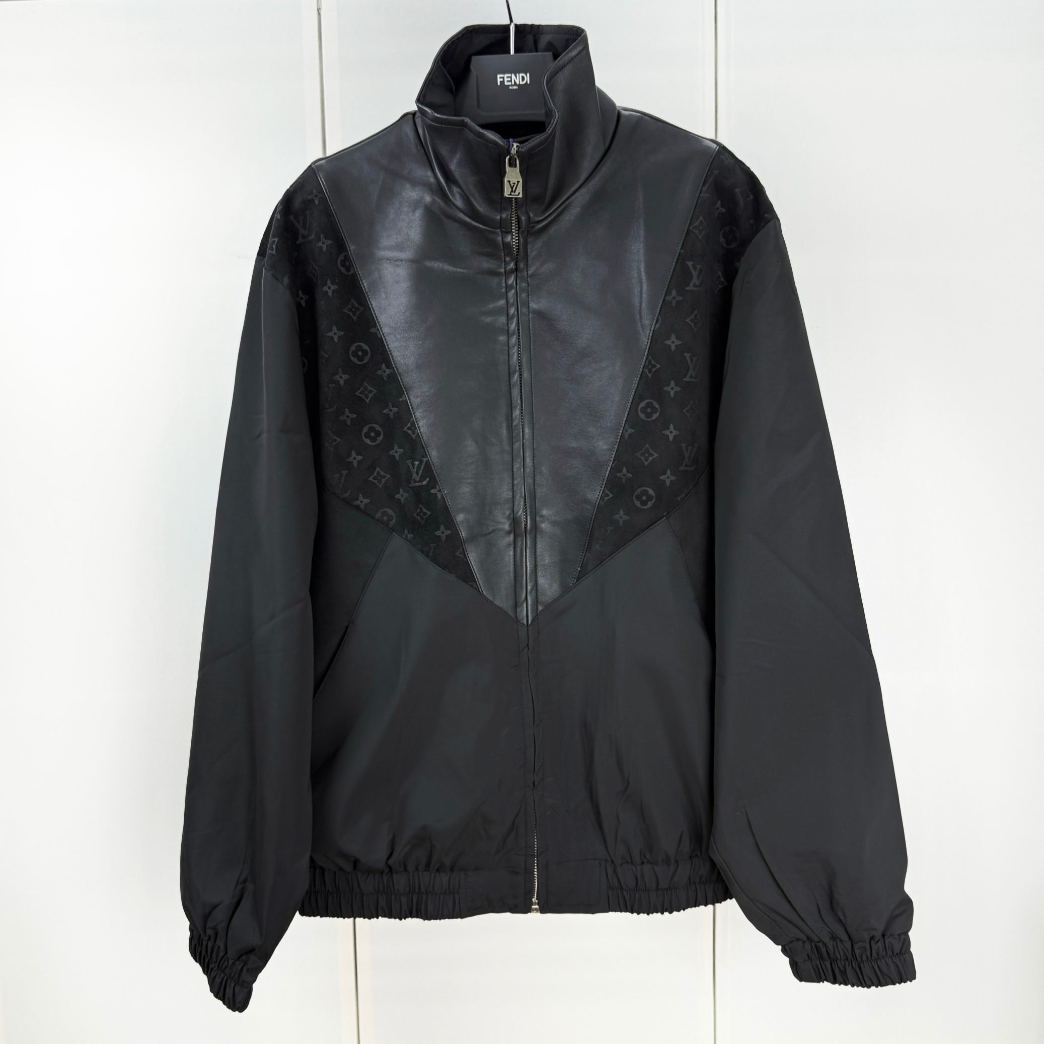 Louis Vuitton Mixed leather track top（1AHVM0）