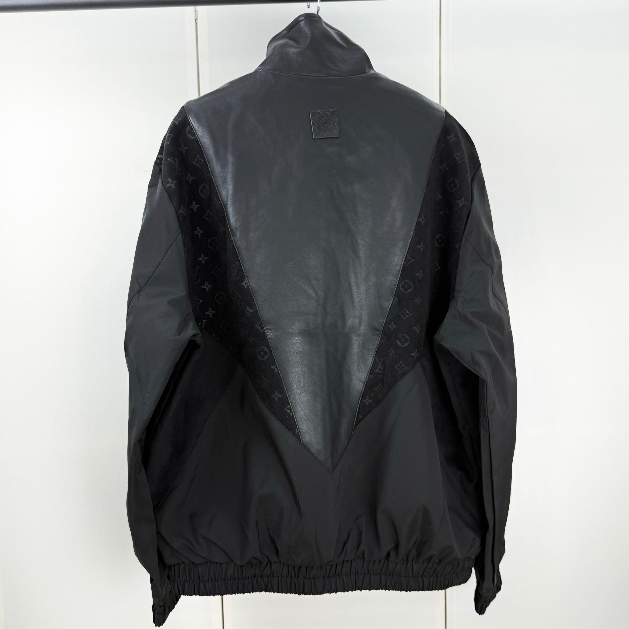 Louis Vuitton Mixed leather track top（1AHVM0）