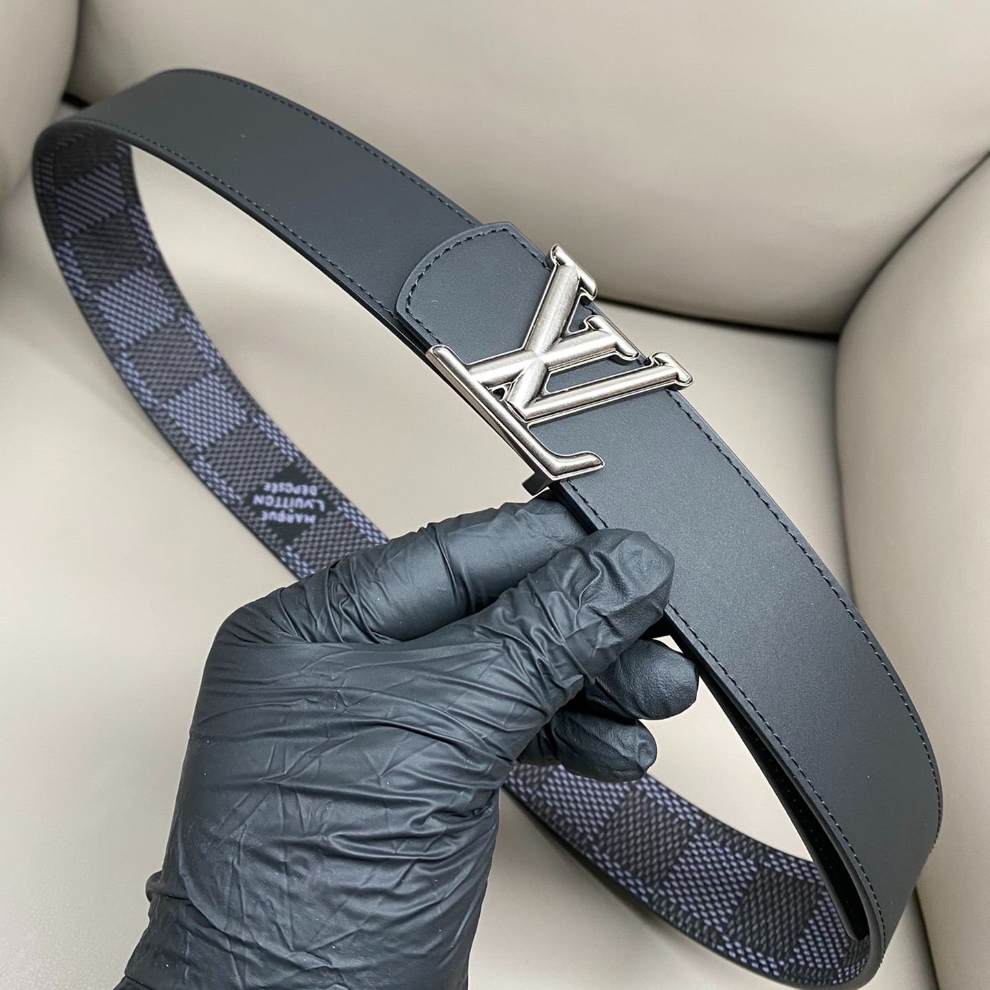 Louis Vuitton Initiales 40mm Reversible Belt in Damier Graphite（M8889）
