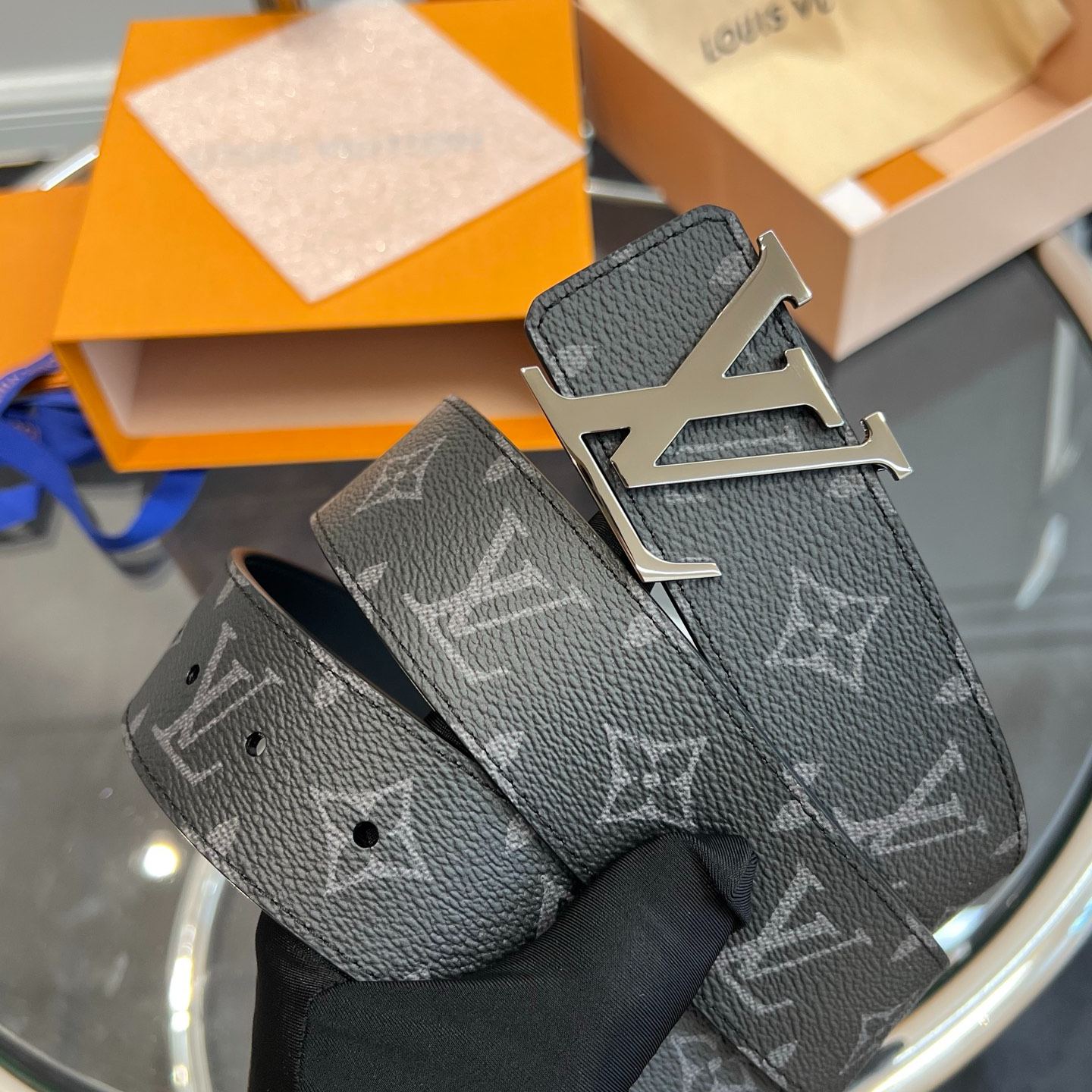 Louis Vuitton Santur LV Initial 40mm Reversible Monogram Eclipse Belt（M9043）